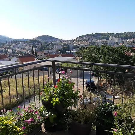 Nepe Apartment *